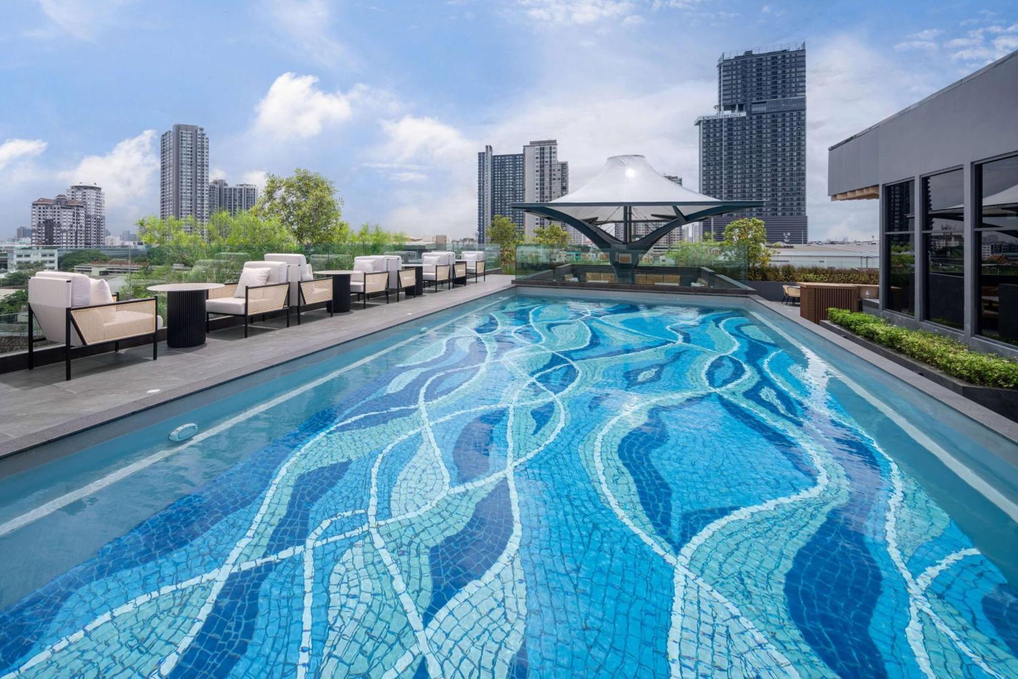 Ramada Plaza By Wyndham Sukhumvit 48 होटल