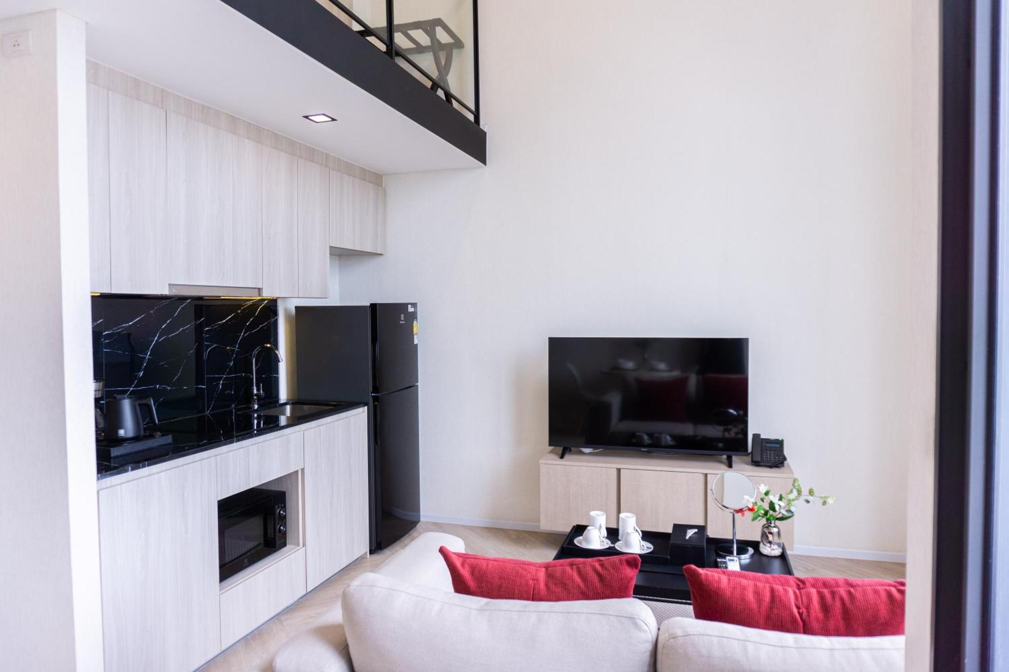 होटल Ramada Plaza By Wyndham Sukhumvit 48 4*